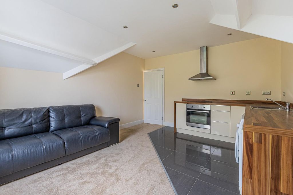 Additional image 2 of 2 bed flat to rentWindsor Road, Penarth CF64