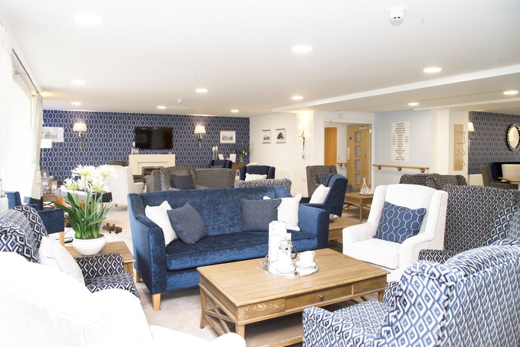 Additional image 2 of 2 bed flat to rentHeene Road, Worthing BN11