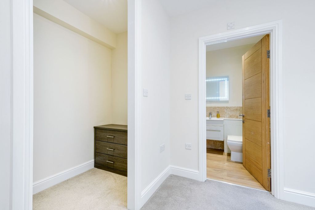 Additional image 13 of 3 bed flat to rentQueen Street, Maidenhead SL6