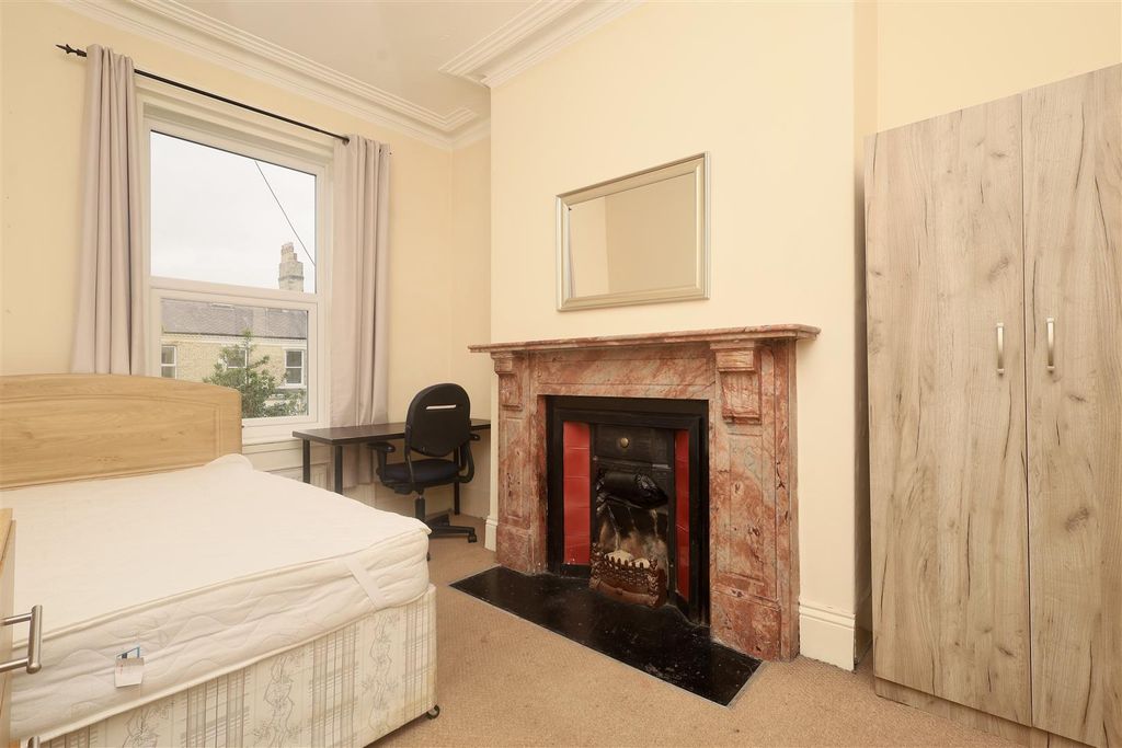 6 bed shared accommodation to rentLarkspur Terrace, Jesmond, Newcastle Upon Tyne NE2 photo 5