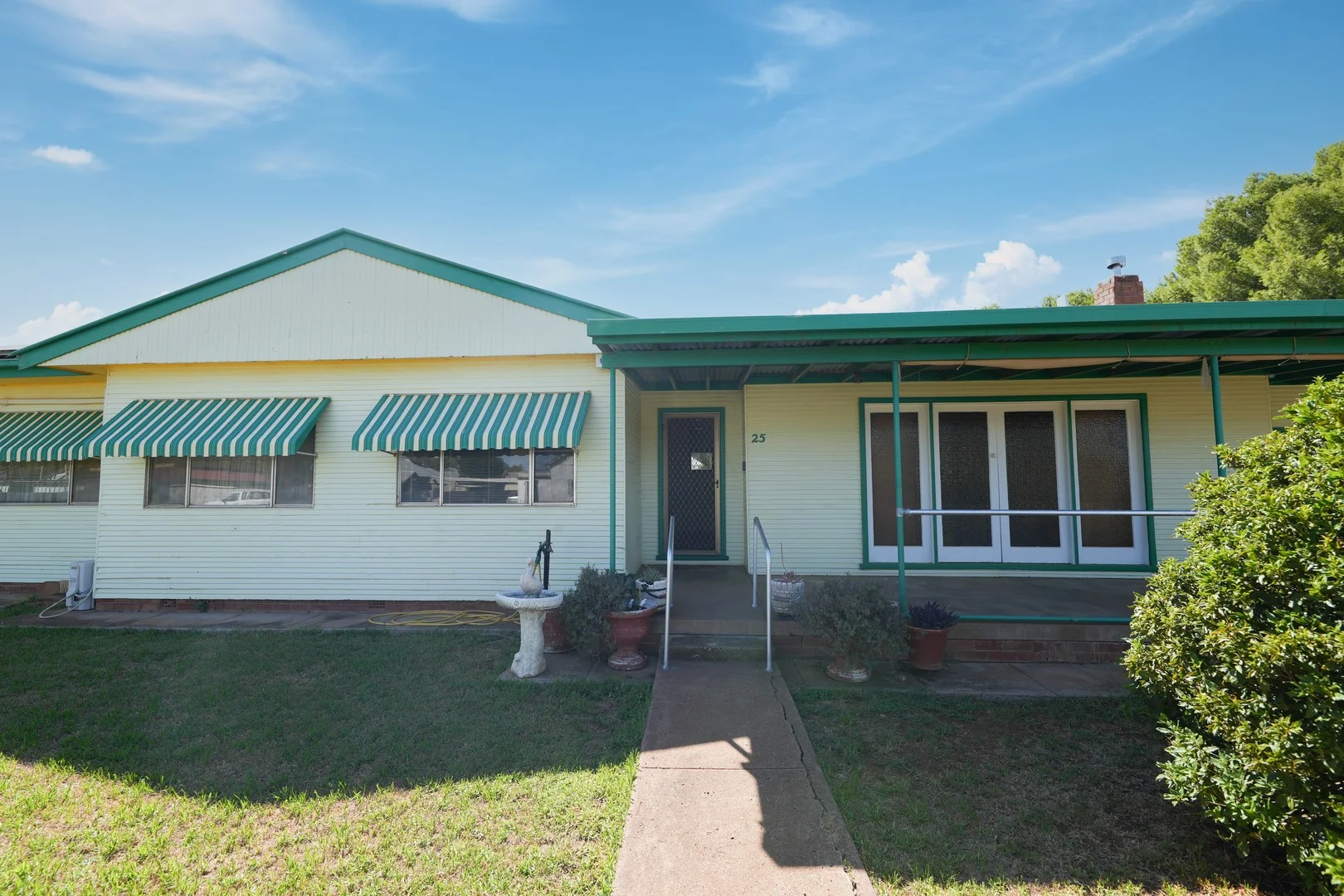 25 West Street, Trundle NSW 2875