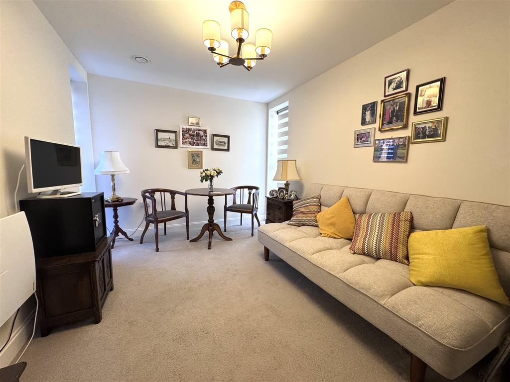 Additional image 8 of 2 bed flat to rentBeckett Grange, Berneslai Close, Barnsley S70