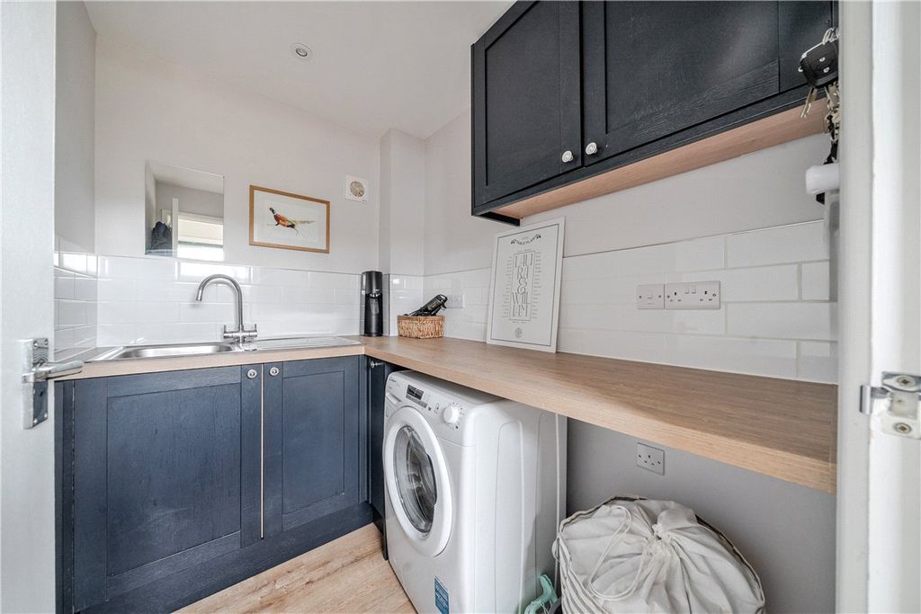 Additional image 5 of 3 bed bungalow to rentCombe, Hungerford, Berkshire RG17
