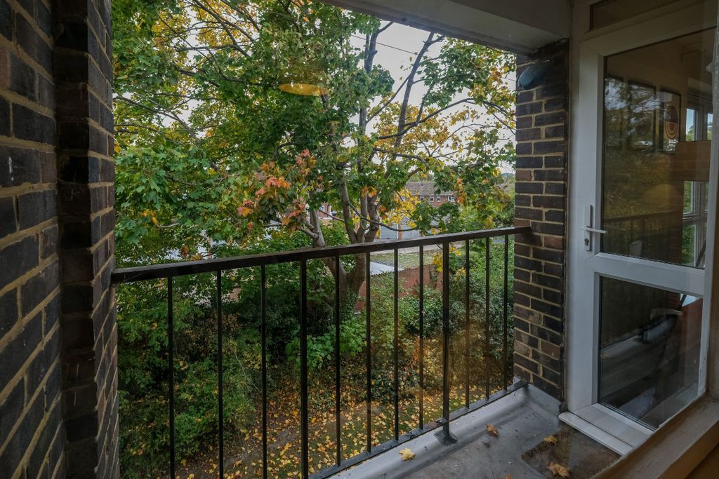 Additional image 15 of 2 bed flat to rentWokingham Road, Binfield, Bracknell RG42