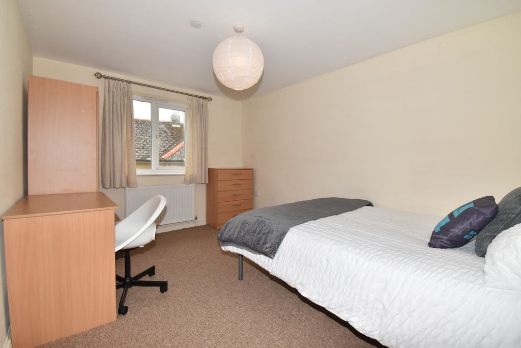 Additional image 6 of 4 bed flat to rentLibrary Cottages, Penryn TR10