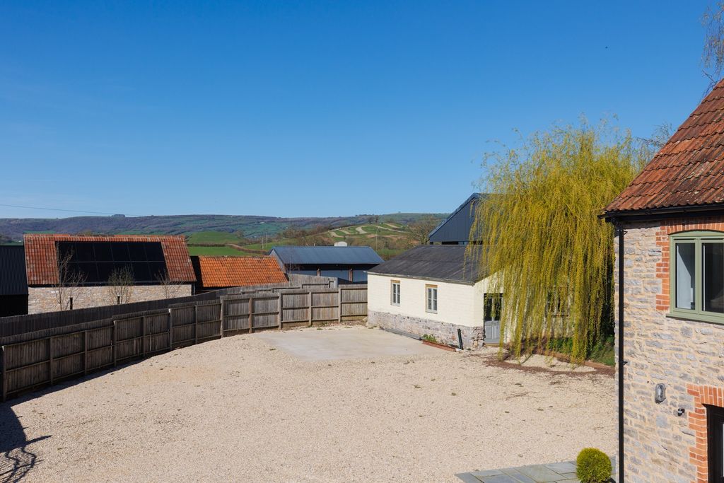 Additional image 16 of 6 bed detached house to rentHenton, Wells BA5