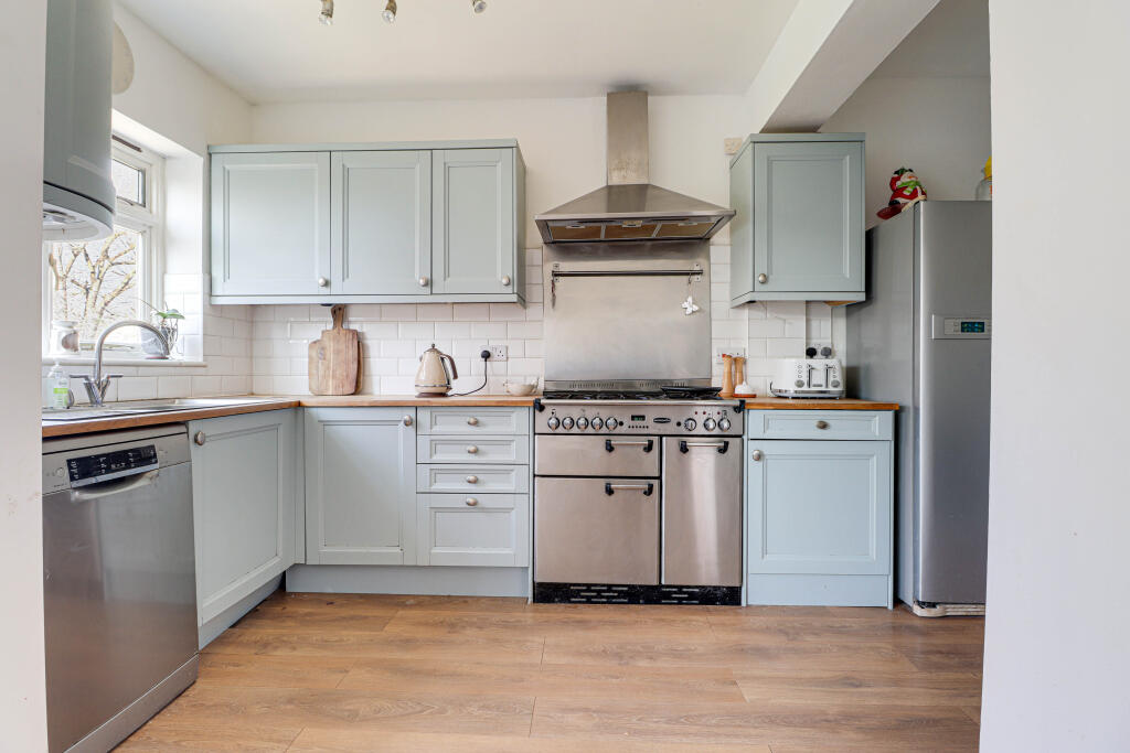 Additional image 3 of Vesta Avenue, St. Albans, Hertfordshire, AL1