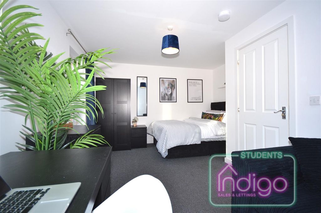 Additional image 28 of 5 bed property to rentChervil Close, Newcastle ST5