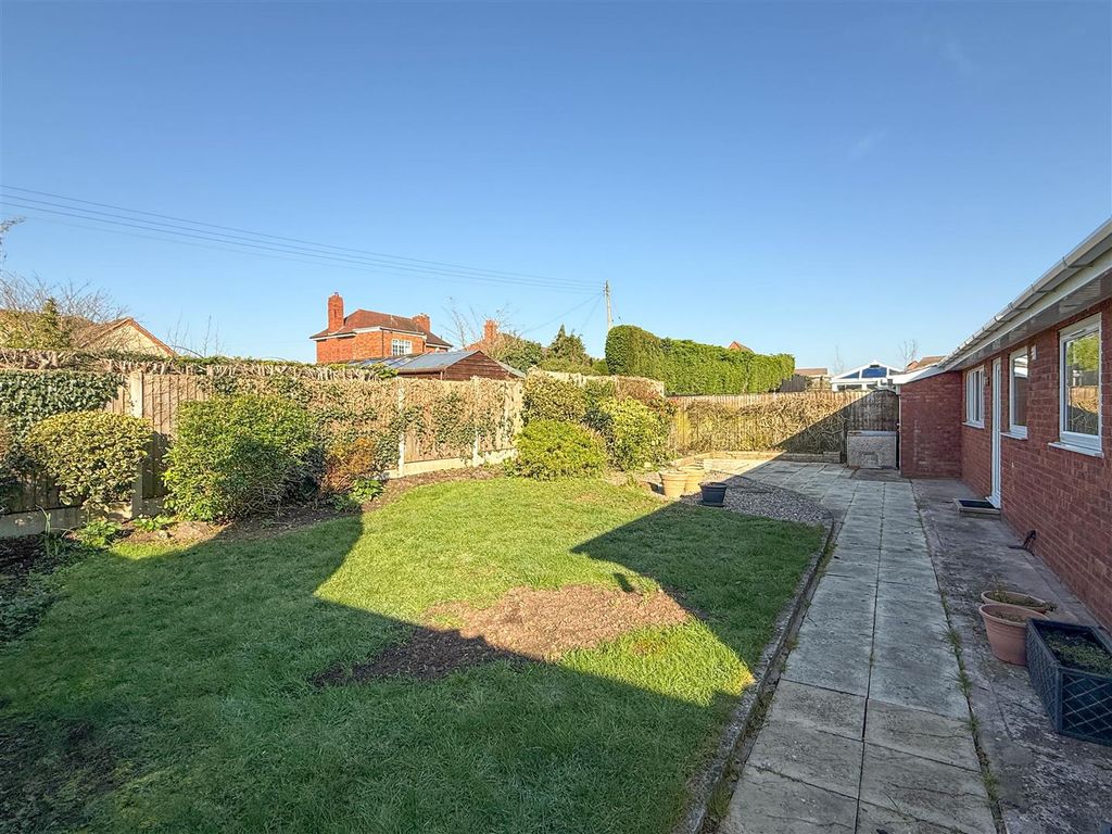 Additional image 14 of 3 bed detached bungalow to rentHillview Gardens, Ryall, Upton-Upon-Severn, Worcester WR8
