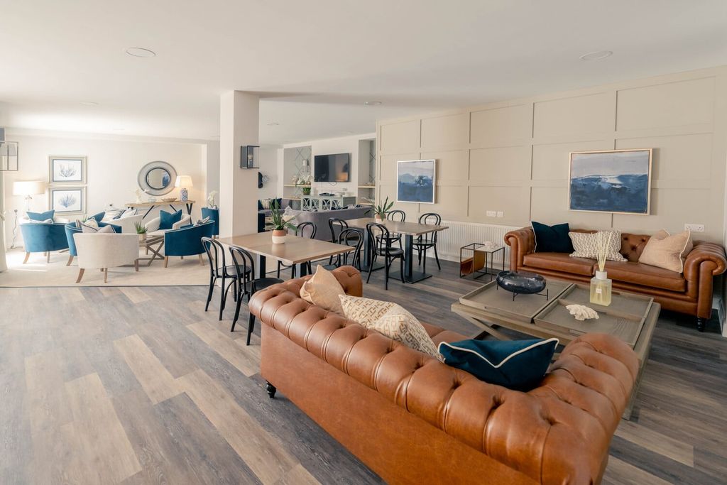 Additional image 12 of 2 bed flat to rentQueens Road, Weybridge KT13