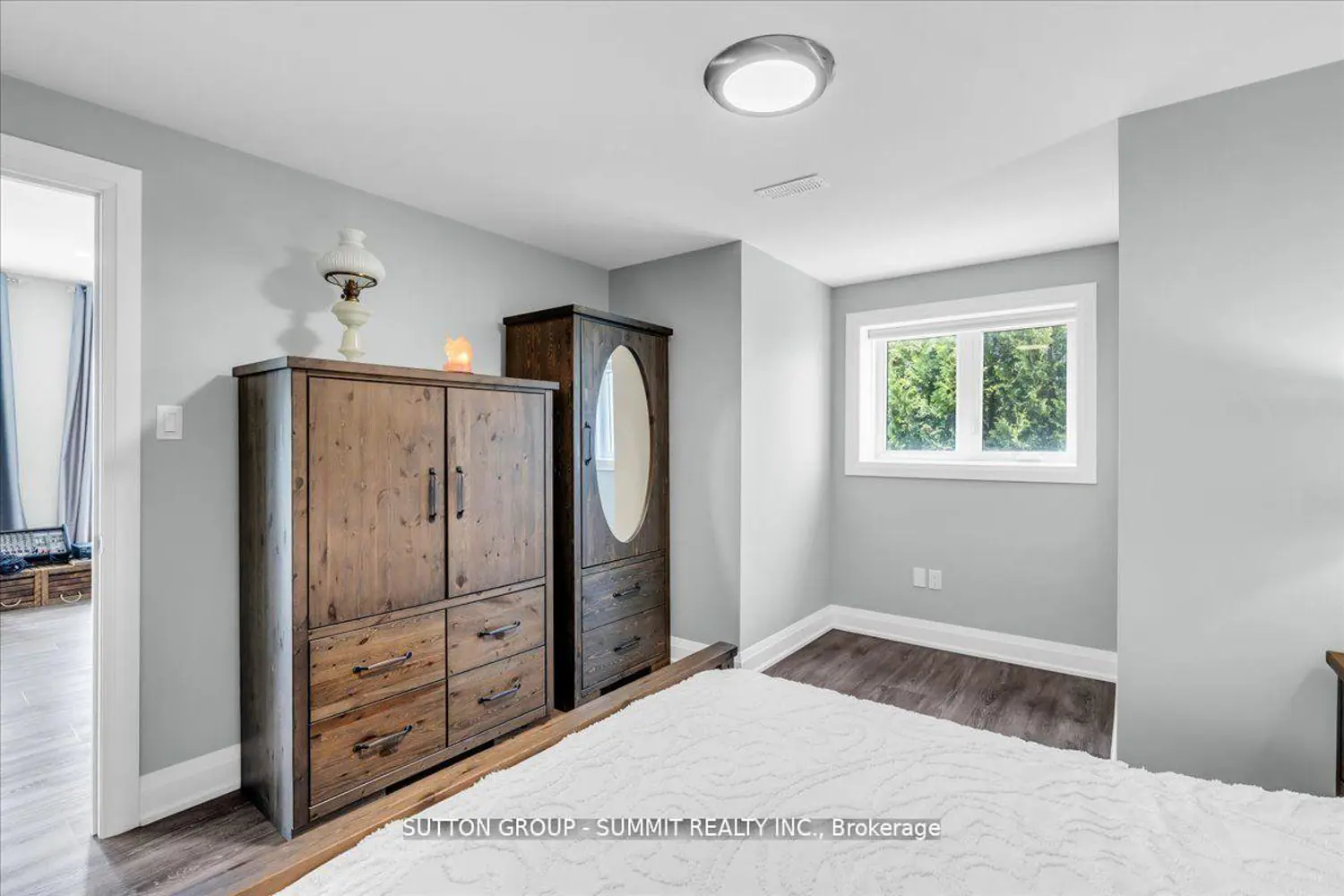 Additional image 9 of 3 Best Court