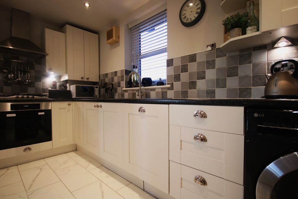 Additional image 5 of 2 bed flat to rentKennerleys Lane, Wilmslow SK9