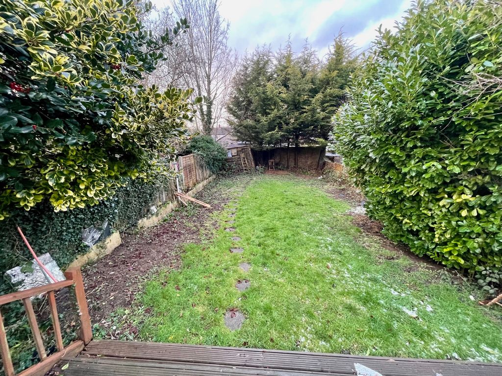Additional image 23 of 4 bed semi-detached house to rentAlton Road, Luton LU1