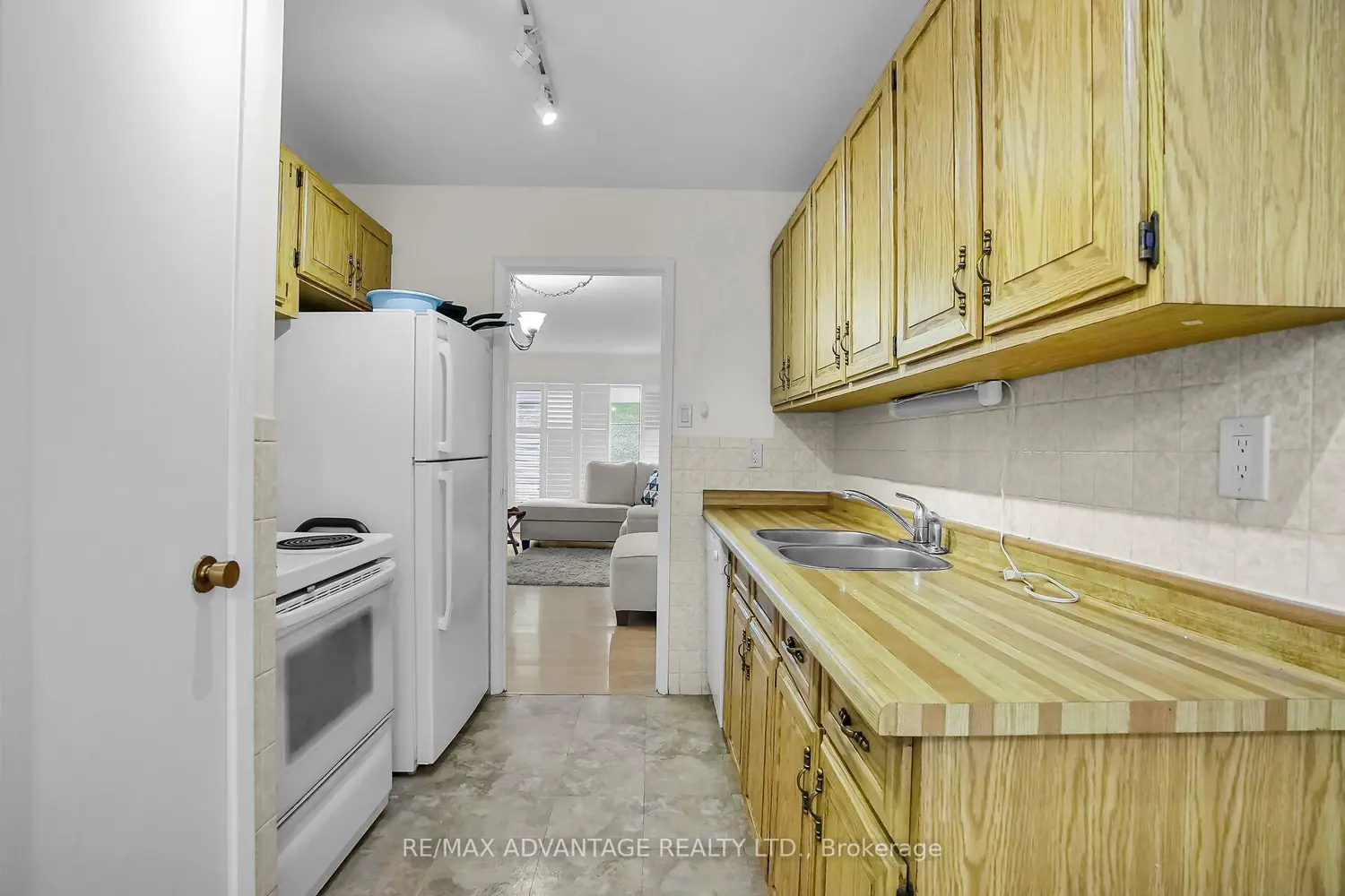 Additional image 6 of 634 Wonderland Road 60