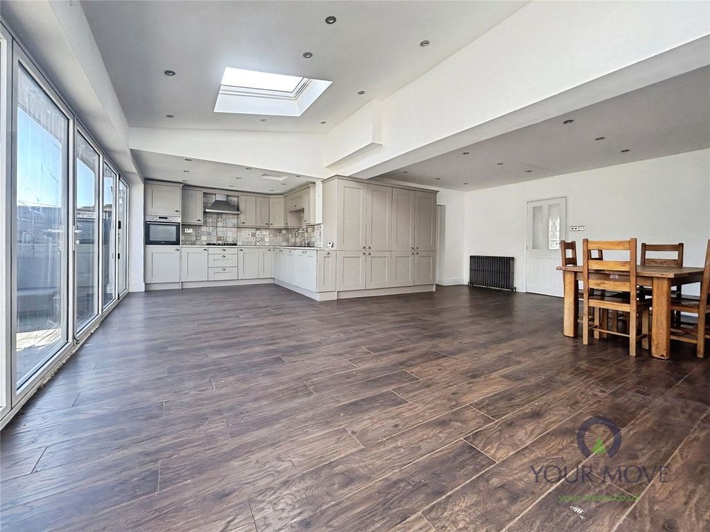 Additional image 2 of 5 bed semi-detached house to rentBirmingham Road, Lickey End, Bromsgrove, Worcestershire B61