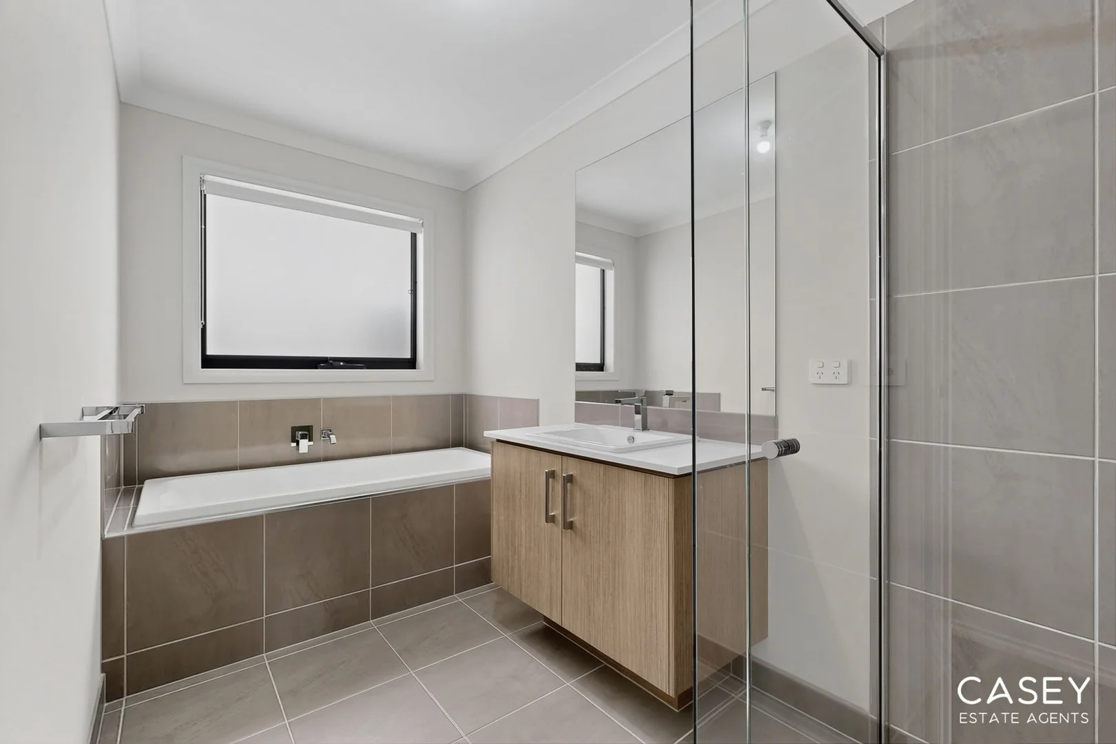 Additional image 11 of 16 Kenmore Way, Clyde North VIC 3978