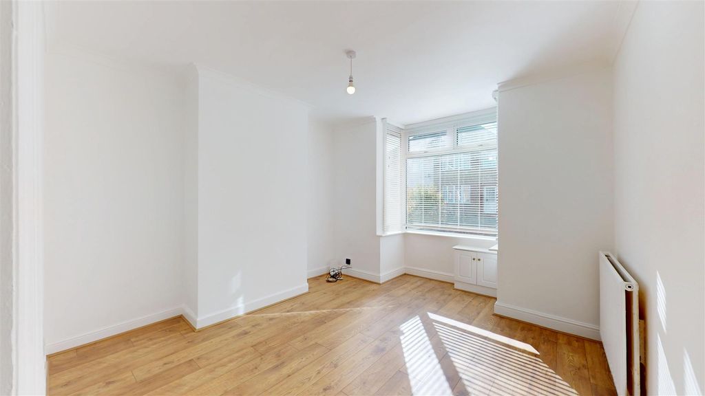 Additional image 8 of 3 bed semi-detached house to rentDoughty Street, Stamford PE9