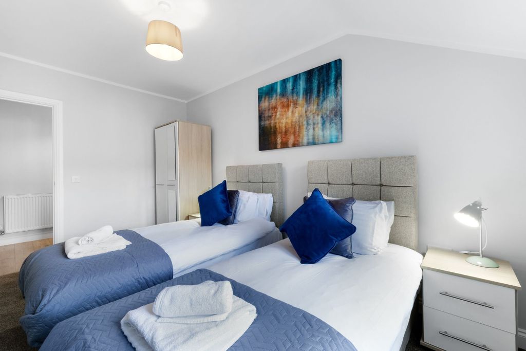 Additional image 4 of 2 bed flat to rentWest Wycombe Road, High Wycombe HP12