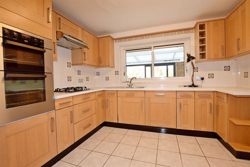 Additional image 5 of 5 bed detached house to rentLimmard Way, Bognor Regis, West Sussex PO22