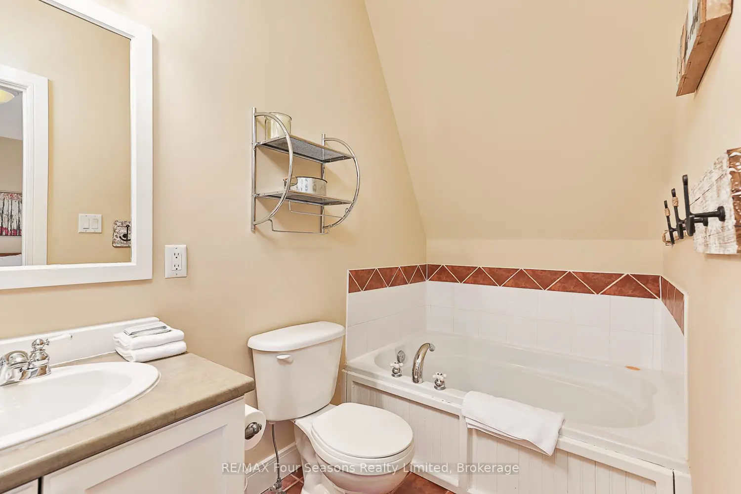 Additional image 18 of 170 Snowbridge Way 225