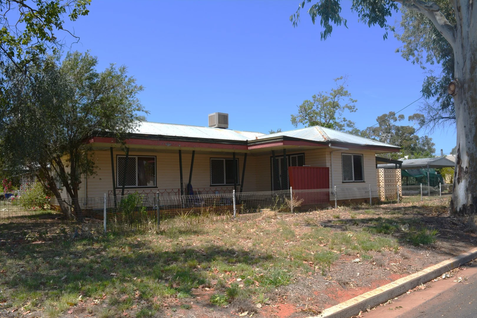 170 Edward Street, Charleville QLD 4470