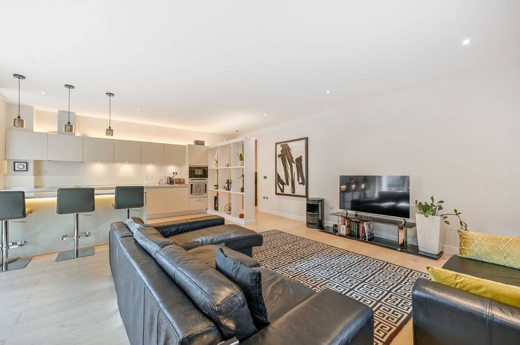 Additional image 6 of 2 bed flat to rentMelliss Avenue, Kew, Richmond TW9