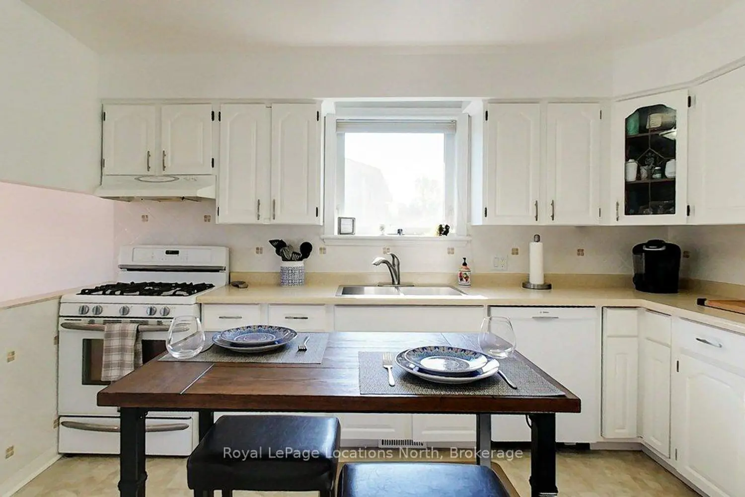 Additional image 6 of 306 Lakeshore Road