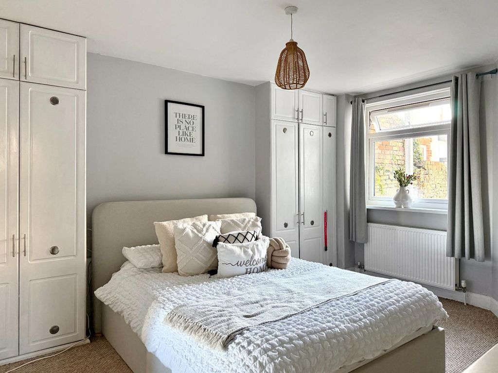 Additional image 9 of 2 bed flat to rentRosebery Place, Penarth CF64