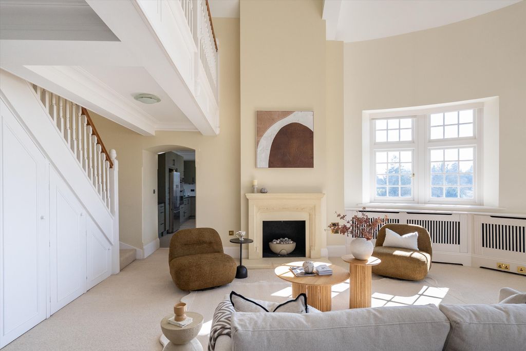 Additional image 5 of 3 bed flat to rentOckham Lane, Cobham, Surrey KT11