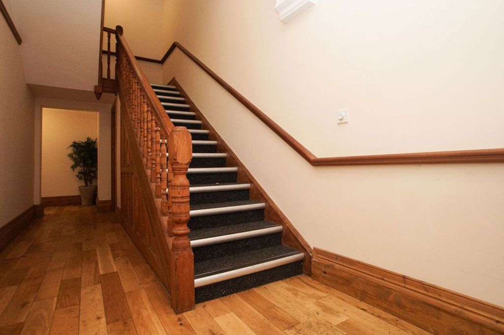 2 bed flat to rentWarwick Square, Carlisle CA1 photo 2