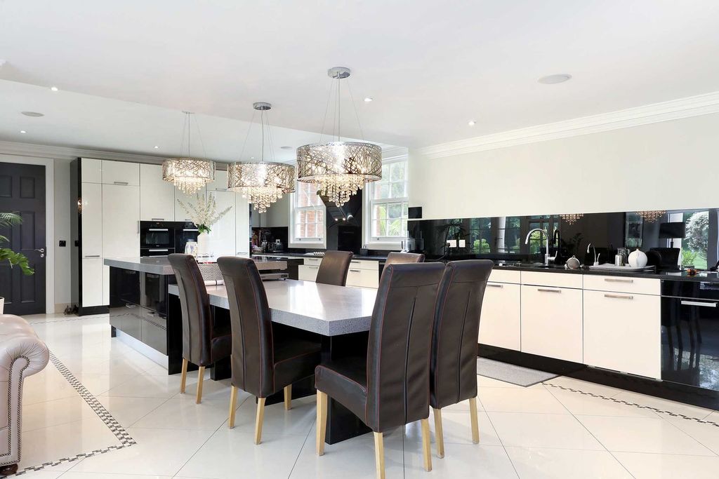 Additional image 11 of 9 bed detached house to rentSlade Oak Lane, Gerrards Cross SL9