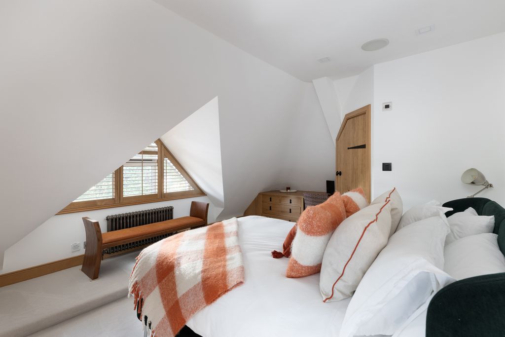 Additional image 9 of 5 bed detached house to rentQuernsmuir Cottage, Surrey GU10