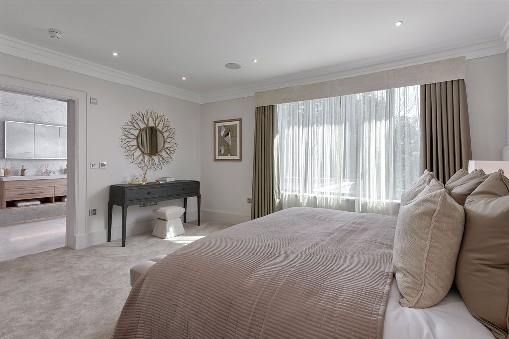 Additional image 10 of 6 bed detached house to rentFour Acres, Cobham, Surrey KT11