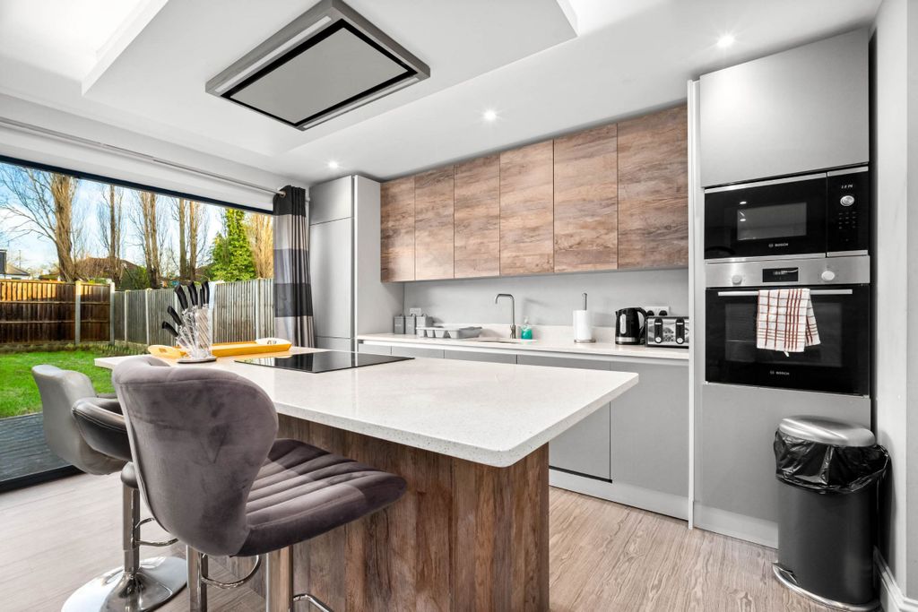 Additional image 17 of 5 bed semi-detached house to rentBrooklands Road, Hall Green, Birmingham B28