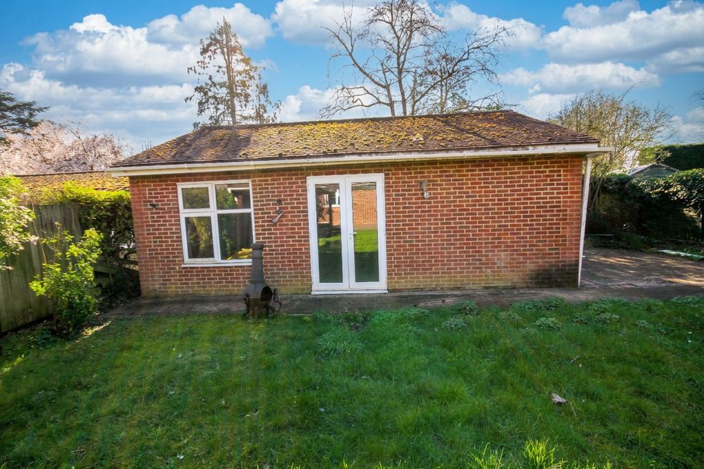 Additional image 23 of 9 bed detached house to rentSomerset Way, Iver SL0