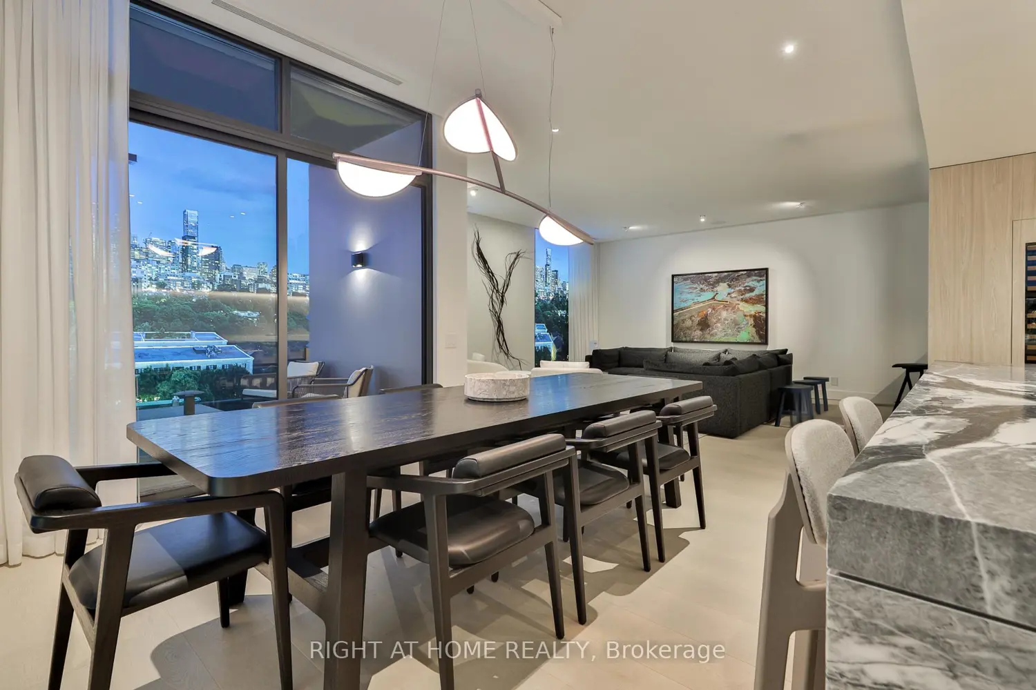 Additional image 10 of 1 Roxborough Street 403