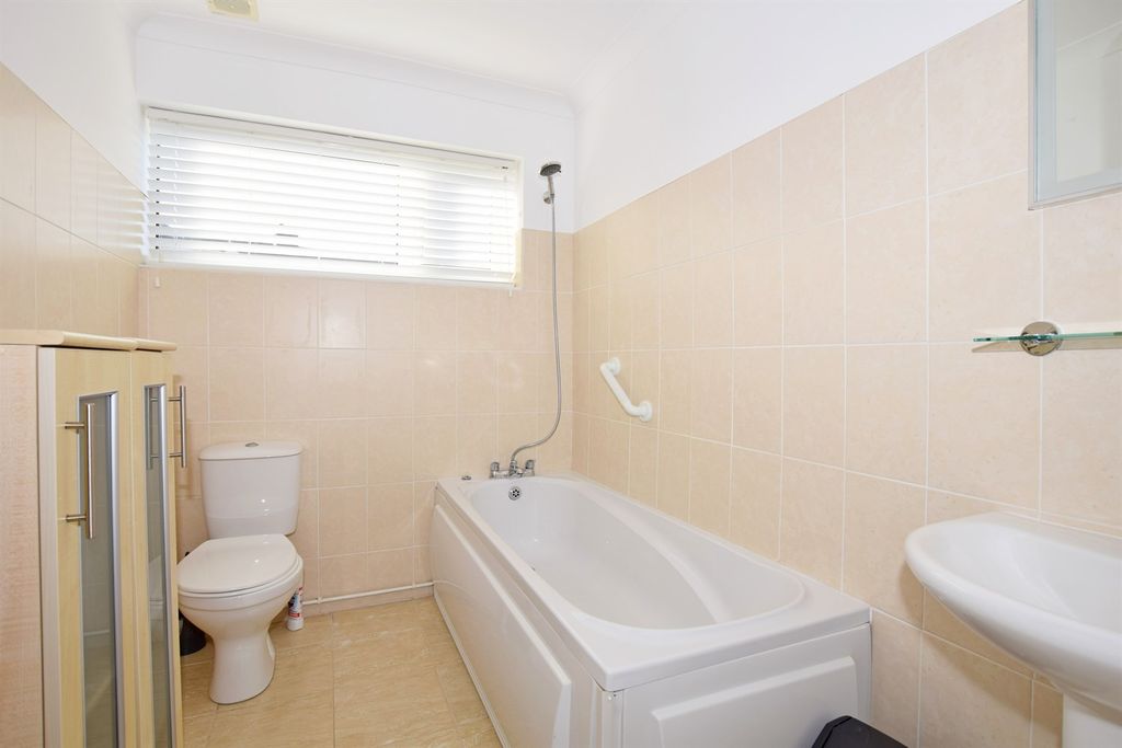 Additional image 13 of 5 bed detached house to rentLimmard Way, Bognor Regis, West Sussex PO22