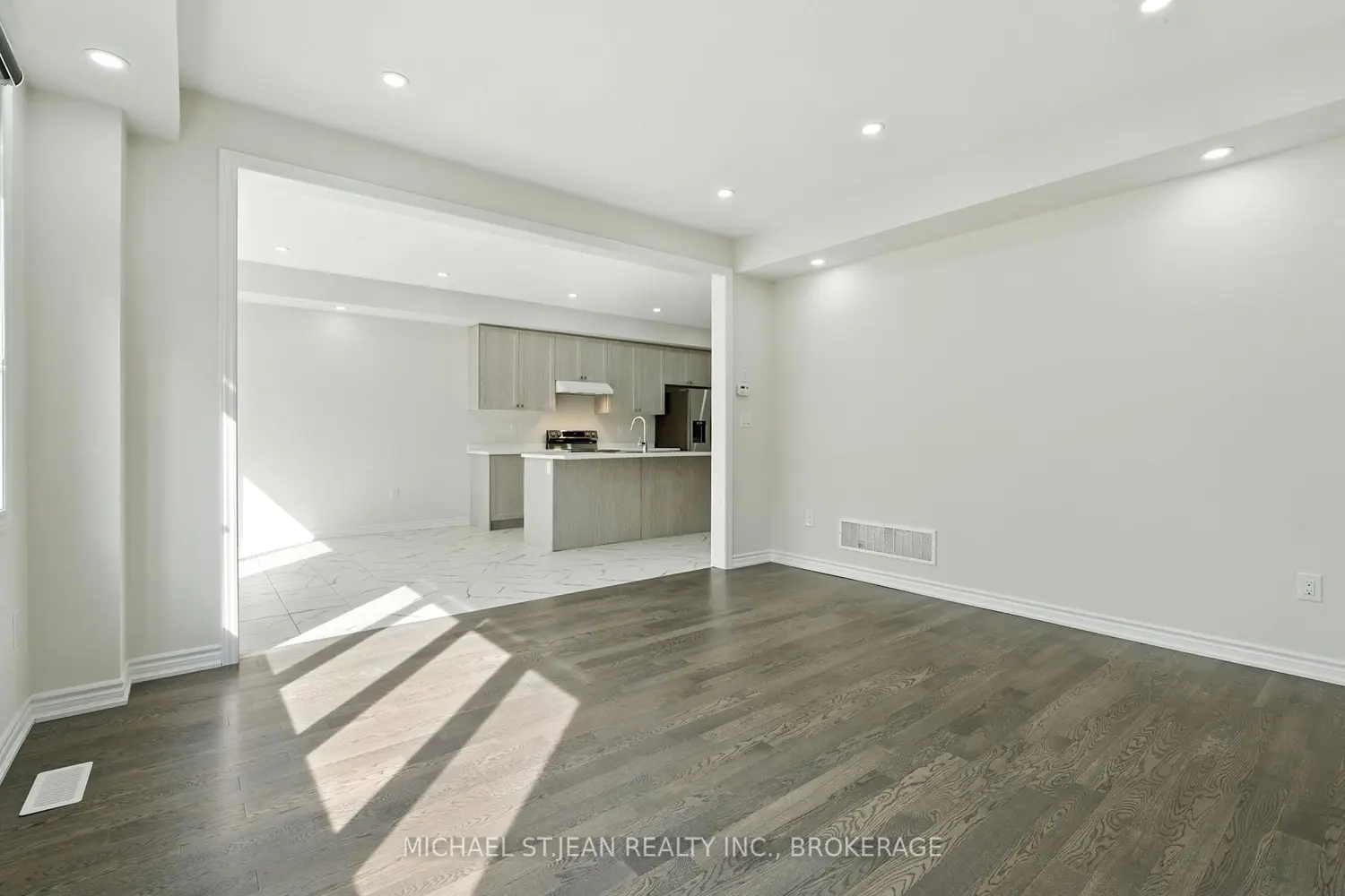 Additional image 10 of 421 Barker Parkway