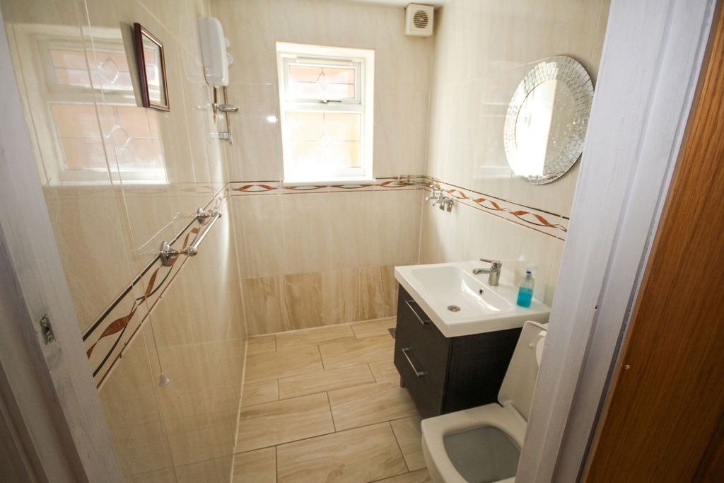 Additional image 29 of 9 bed detached house to rentSomerset Way, Iver SL0