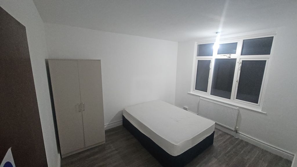 Additional image 21 of 8 bed shared accommodation to rentBiscot Road, Luton LU3
