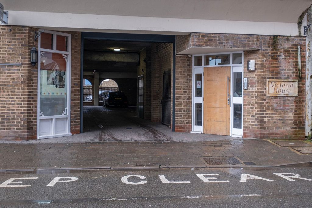 Additional image 45 of 3 bed flat to rentQueen Street, Maidenhead SL6