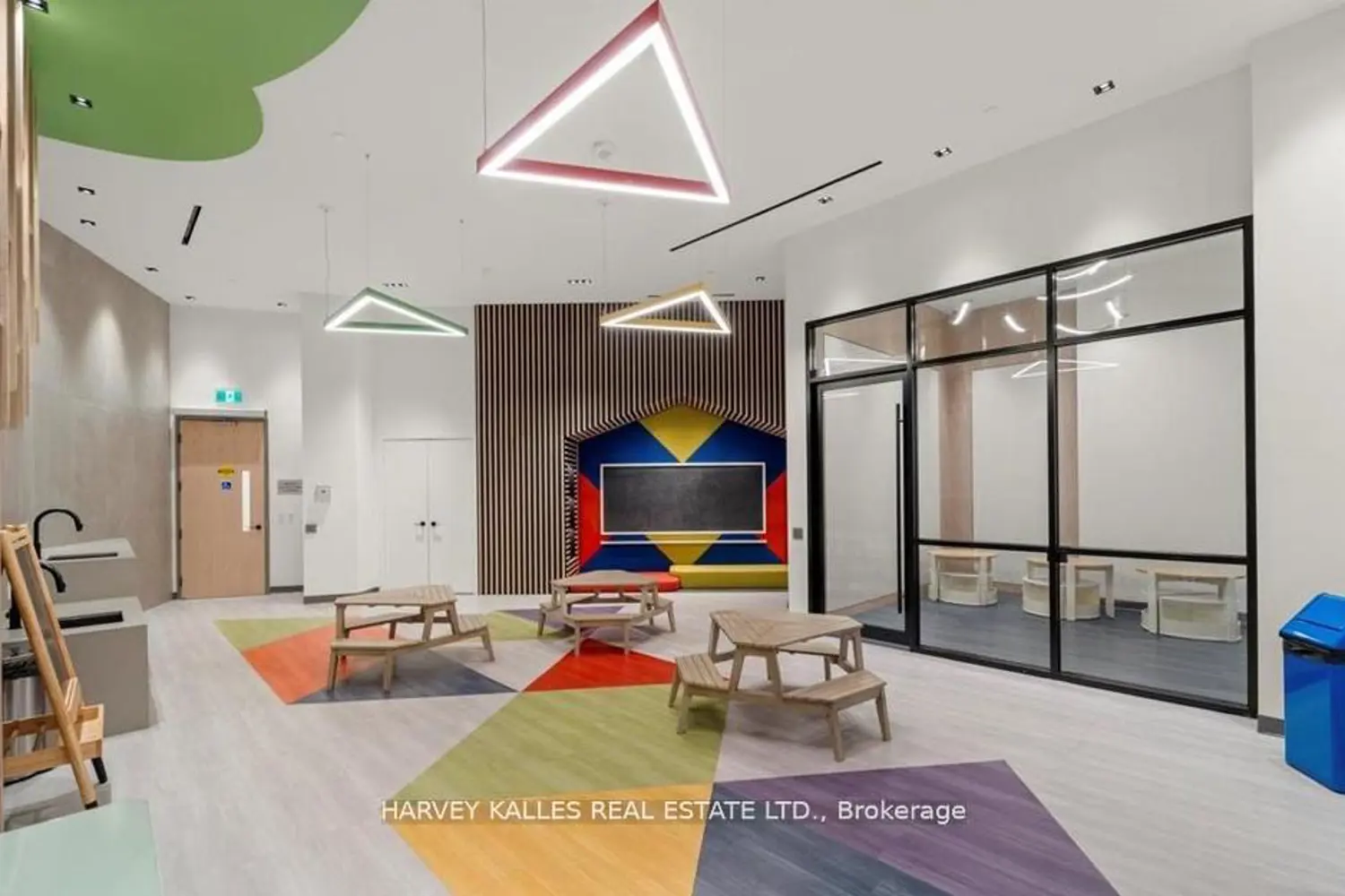 Additional image 12 of 60 George Butchart Drive 4