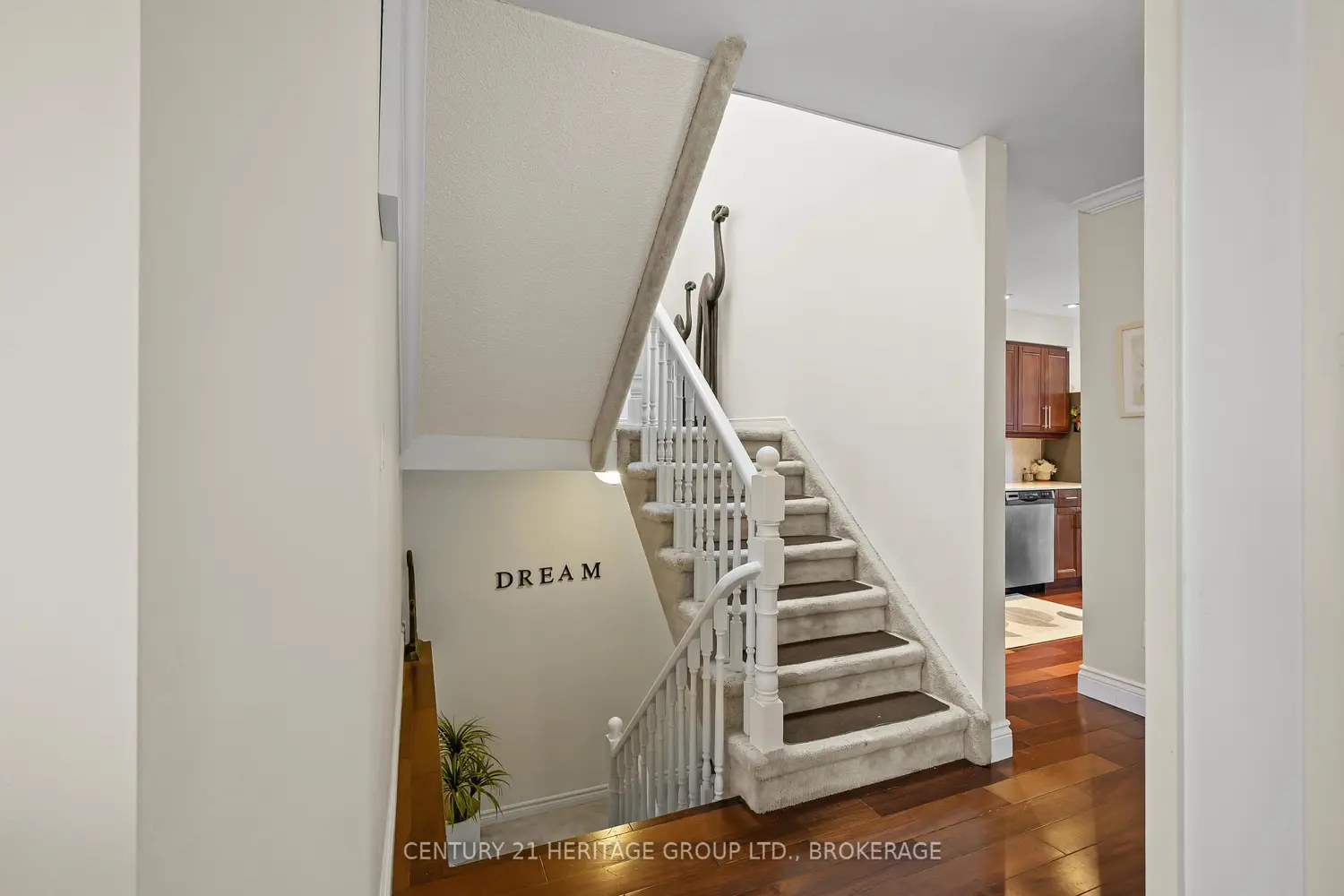 Additional image 11 of 1098 King Street 29