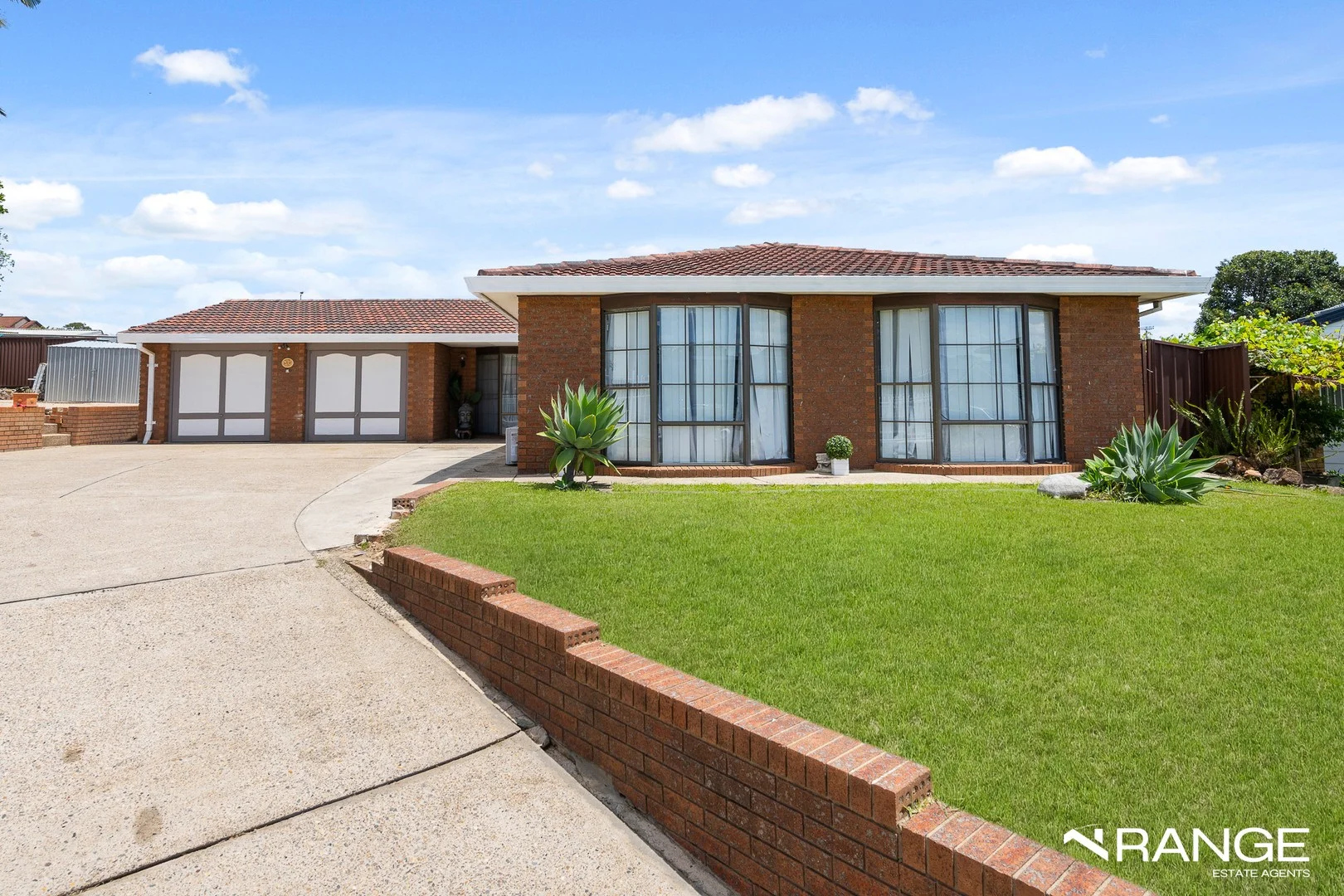 6 Meroo Close, Wakeley NSW 2176