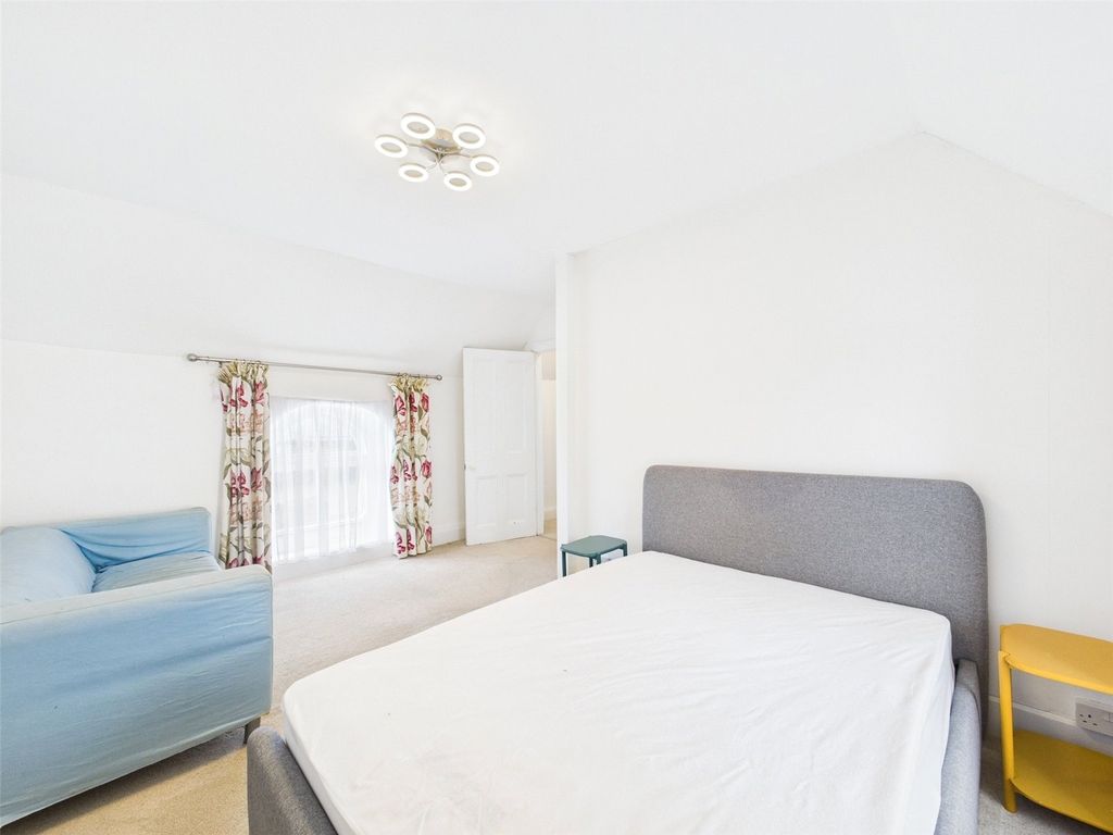 Additional image 11 of 2 bed flat to rentTrebetherick, Wadebridge, Cornwall PL27