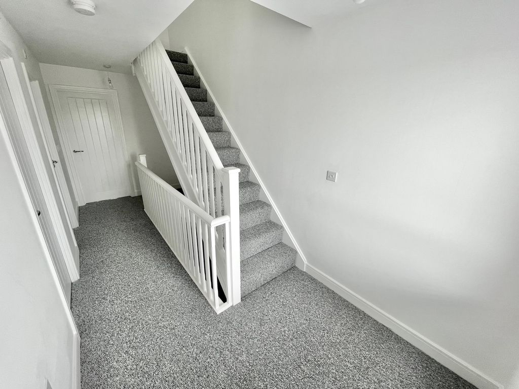 Additional image 8 of 4 bed property to rentFfordd Darwin, Barry CF63