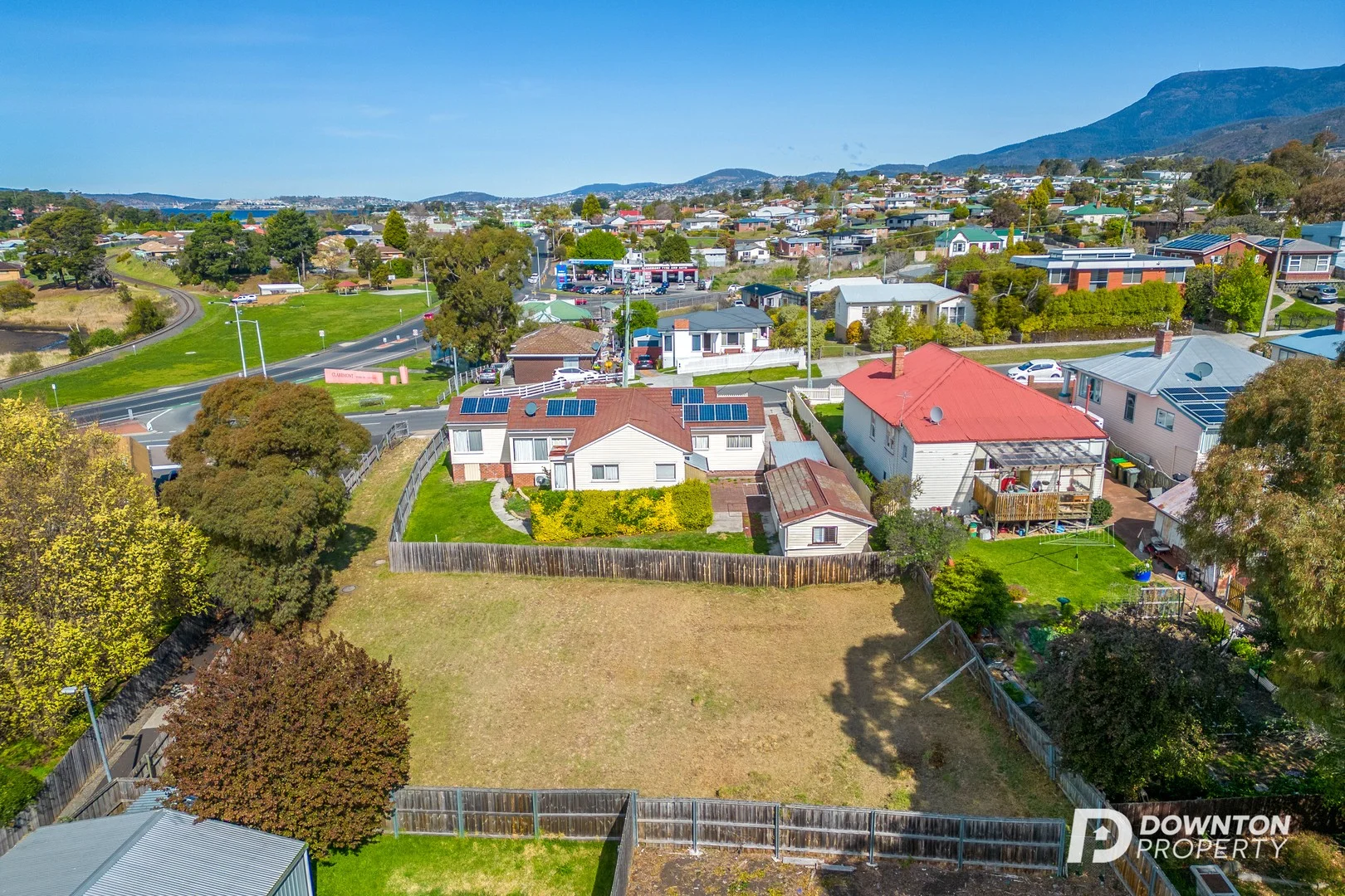 2 Hilton Road, Claremont TAS 7011