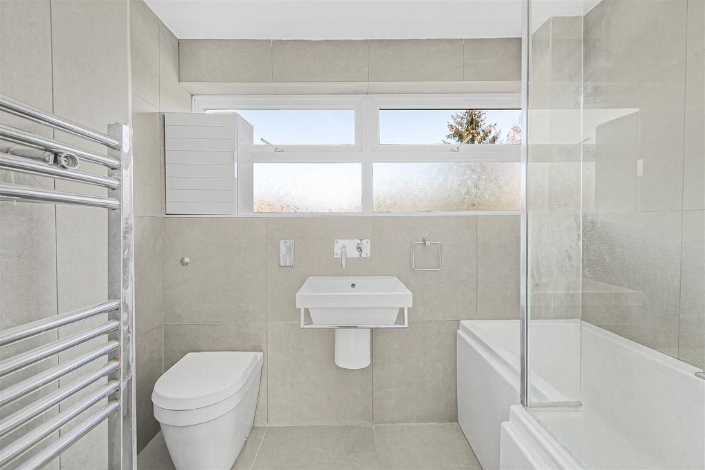Additional image 14 of 4 bed town house to rentSt. Marks Court, Cambridge CB3