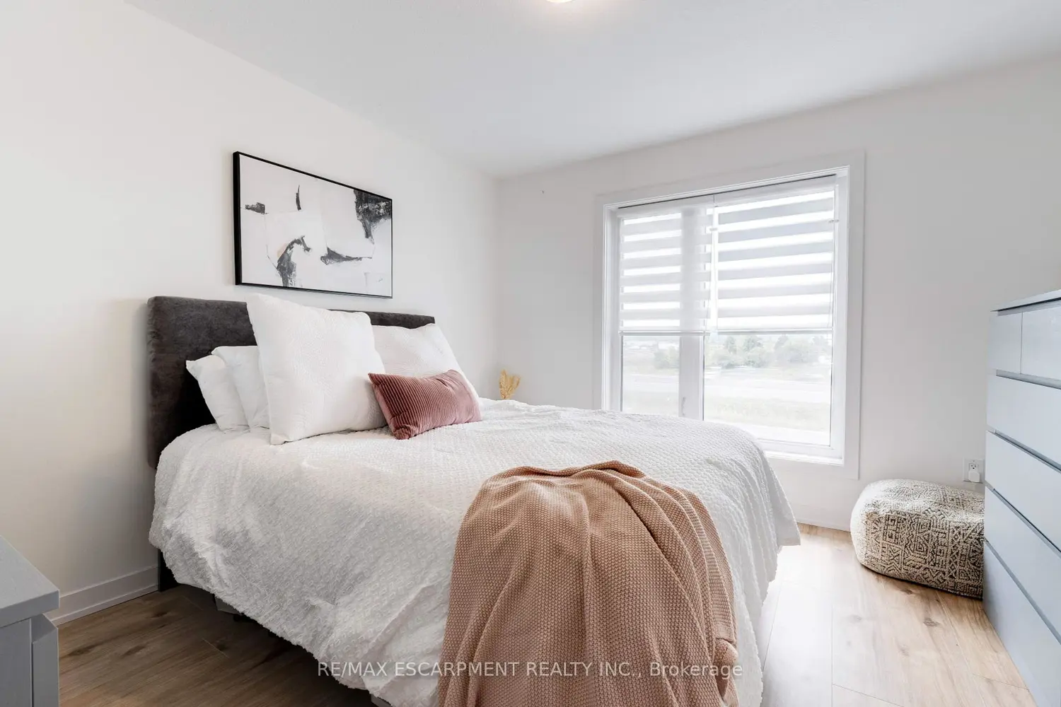 Additional image 17 of 590 North Service Road 46