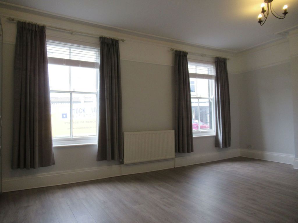 Additional image 3 of 2 bed flat to rent3 Church Street, Malvern WR14